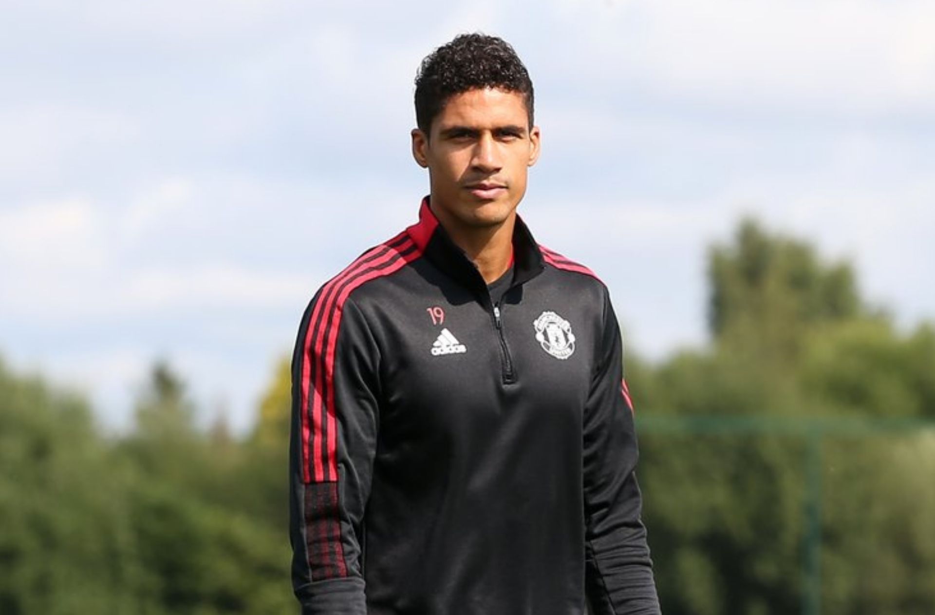 Varane trở lại, hóa thần hộ mệnh cứu ghế Solskjaer - Ảnh 1