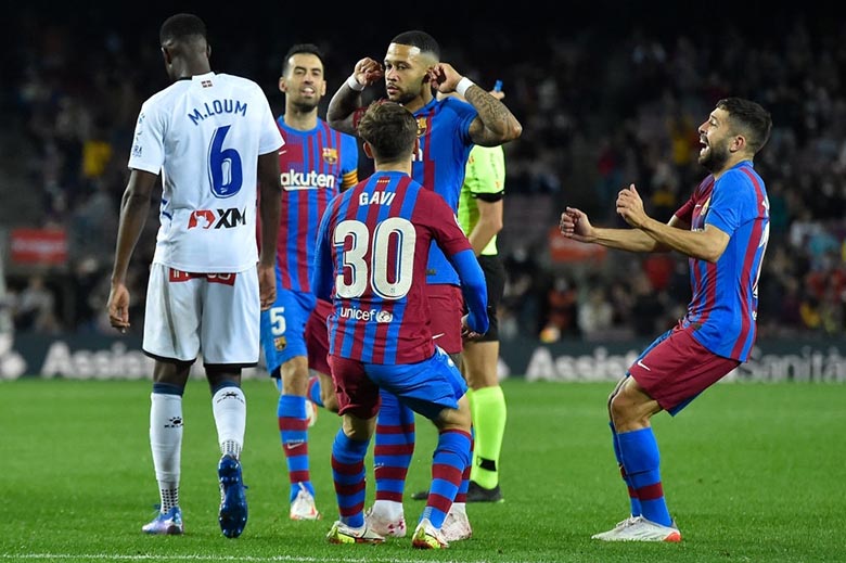 Barca bị Alaves cầm hòa dù kiểm soát bóng tới 80% - Ảnh 1