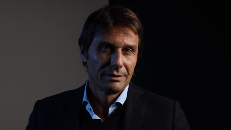 Conte nghiên cứu cách quản lý phòng thay đồ của Mourinho - Ảnh 1