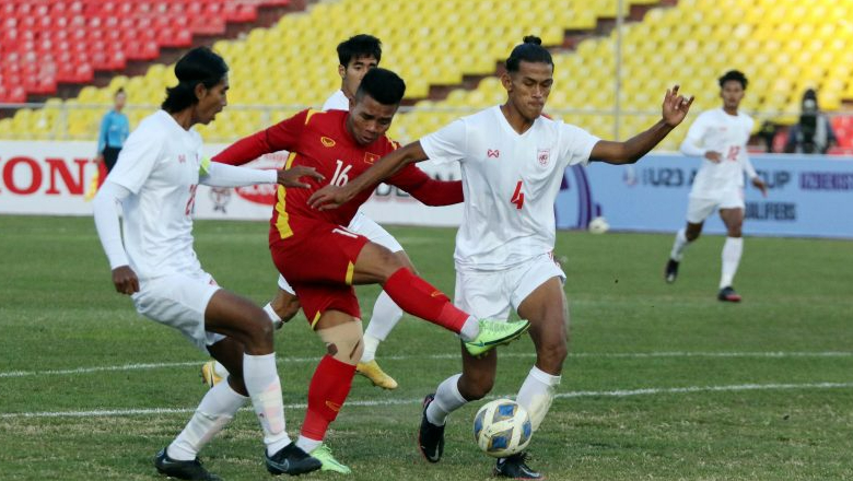 Tiền đạo Hồ Thanh Minh: Tôi mới tập bóng đá chuyên nghiệp được 4 năm - Ảnh 1