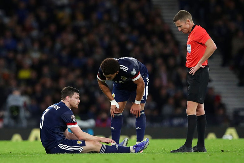 Andy Robertson gia nhập 'bệnh viện' Liverpool - Ảnh 1