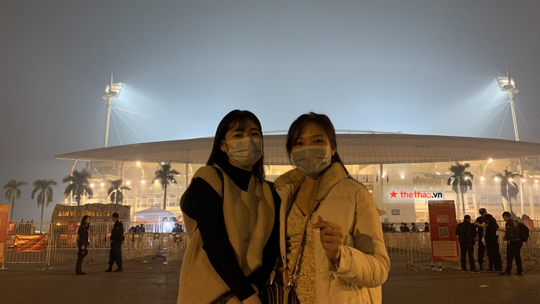 Quên đọc nội quy, 2 nữ CĐV lỡ cơ hội xem trận Việt Nam vs Saudi Arabia - Ảnh 1