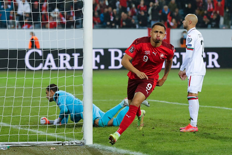 Thắng dễ Bulgaria 4 sao, Thụy Sĩ giật vé đến VCK World Cup 2022 của Italia - Ảnh 2