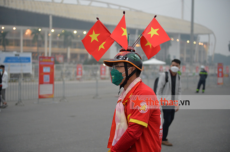 TRỰC TIẾP Việt Nam vs Ả Rập Xê Út: Thành Chung đá chính thay Tiến Dũng - Ảnh 8