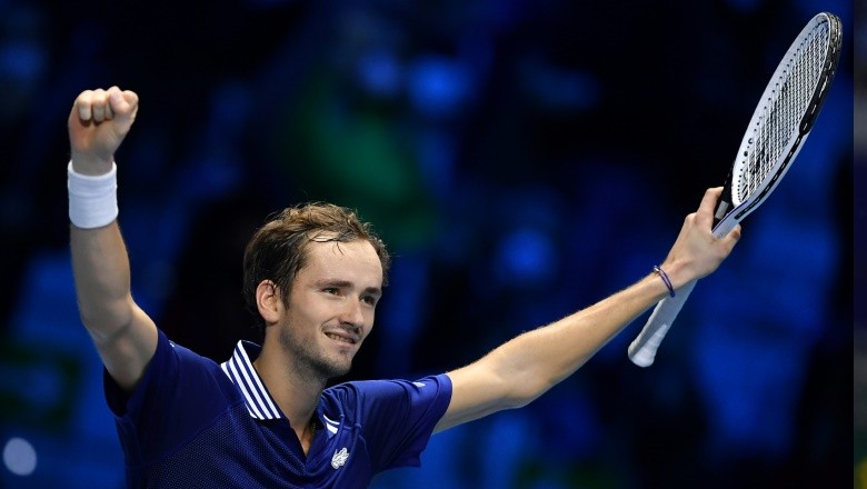 Kết quả tennis hôm nay 17/11: Medvedev vào bán kết ATP Finals 2021 - Ảnh 1