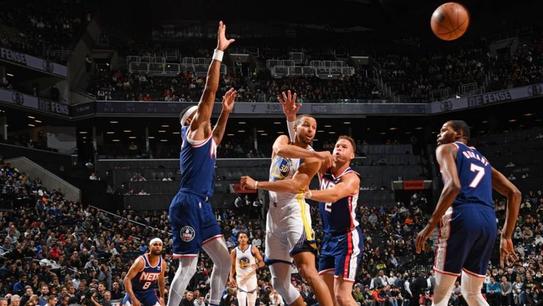 Vùi dập Brooklyn Nets, Warriors cô đơn trên đỉnh - Ảnh 1
