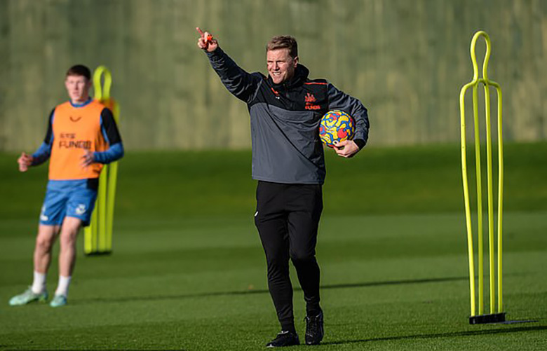 Eddie Howe trở lại dẫn dắt Newcastle sau khi hồi phục từ COVID-19 - Ảnh 2