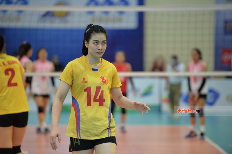 Nhọc nhằn vượt Hà Nội, tuyển bóng chuyền nữ TPHCM gửi lời thách thức - Ảnh 2