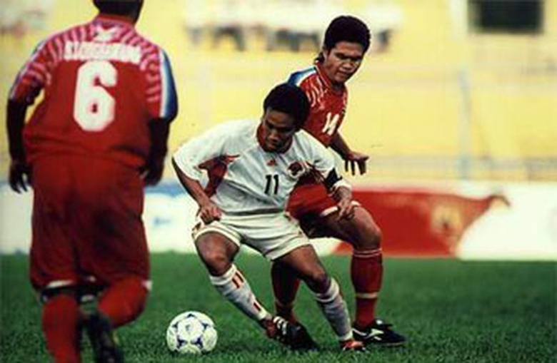 Nhìn lại AFF Cup 1998: Bàn thắng bằng lưng của Sasi Kumar và thất bại đau đớn trong lịch sử bóng đá Việt Nam - Ảnh 3