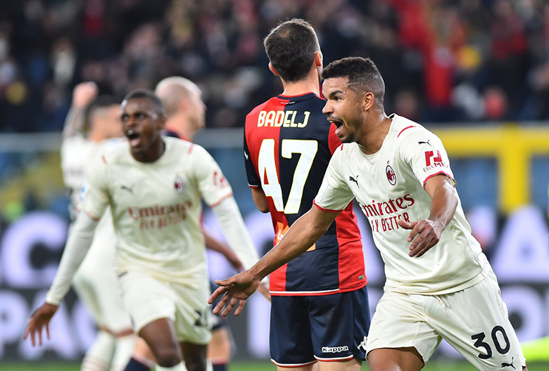 Kết quả Serie A vòng 15: Inter và Milan thắng dễ, Roma của Mourinho trắng tay - Ảnh 2