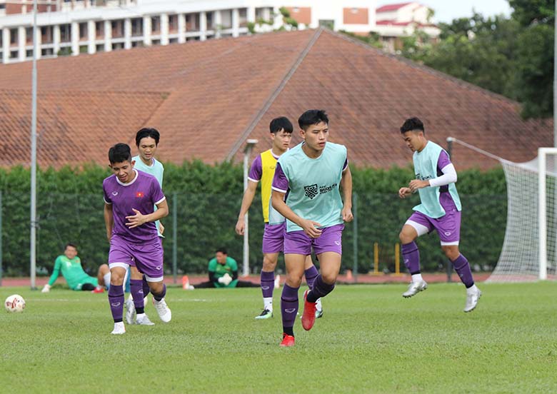 ĐT Việt Nam đón tin vui về mặt lực lượng trước trận ra quân AFF Cup 2021 - Ảnh 9