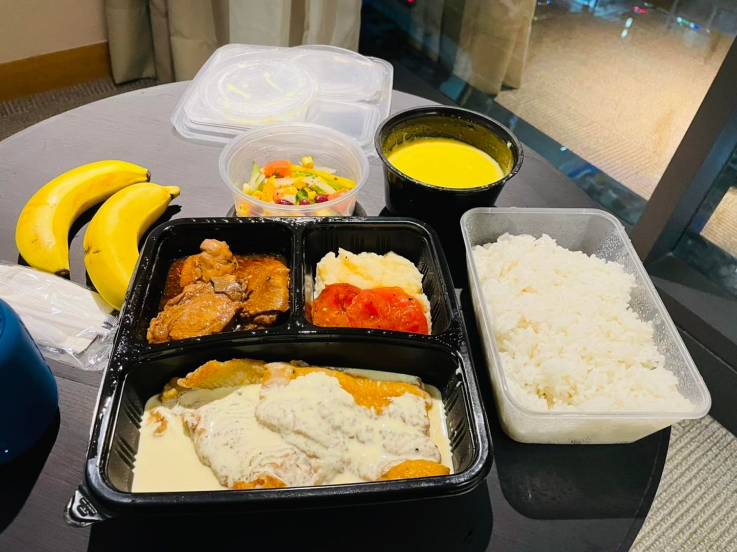 Madam Pang ăn cơm hộp cùng các tuyển thủ Thái Lan, khoe bữa ăn đời thường - Ảnh 3