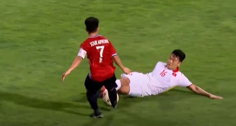 TRỰC TIẾP Việt Nam 2-0 Lào: Văn Đức mang về bàn thắng thứ 2 - Ảnh 12