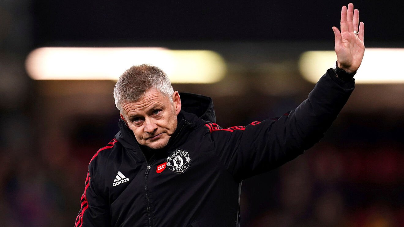 Vì sao Solskjaer vẫn ở lại Manchester sau khi bị MU sa thải? - Ảnh 1