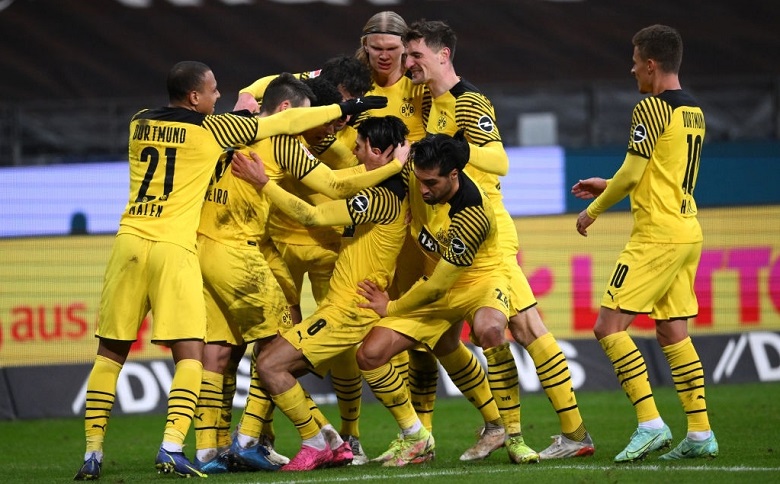 Dortmund ngược dòng không tưởng dù bị dẫn 0-2, chỉ còn kém Bayern Munich 6 điểm - Ảnh 2