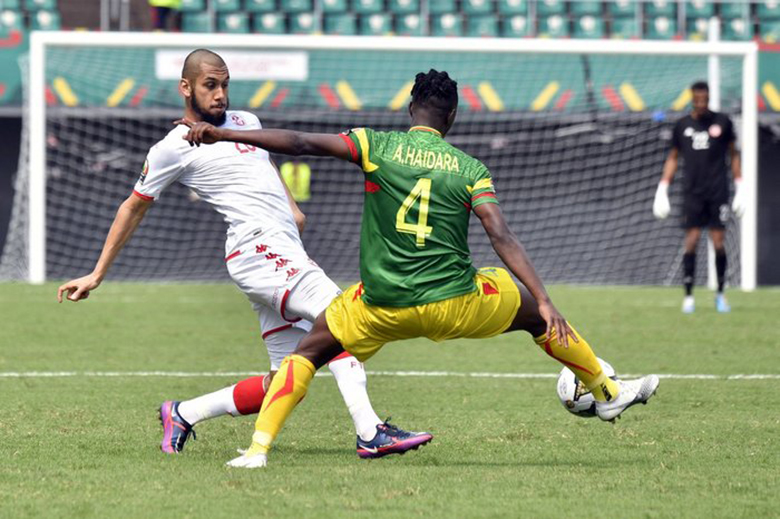 Trọng tài ở CAN 2022 hai lần thổi còi hết giờ khi trận Tunisia vs Mali chưa qua phút 90 - Ảnh 2
