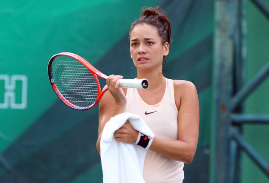 Ngắm MC gốc Việt duyên dáng dẫn Australian Open - Ảnh 1