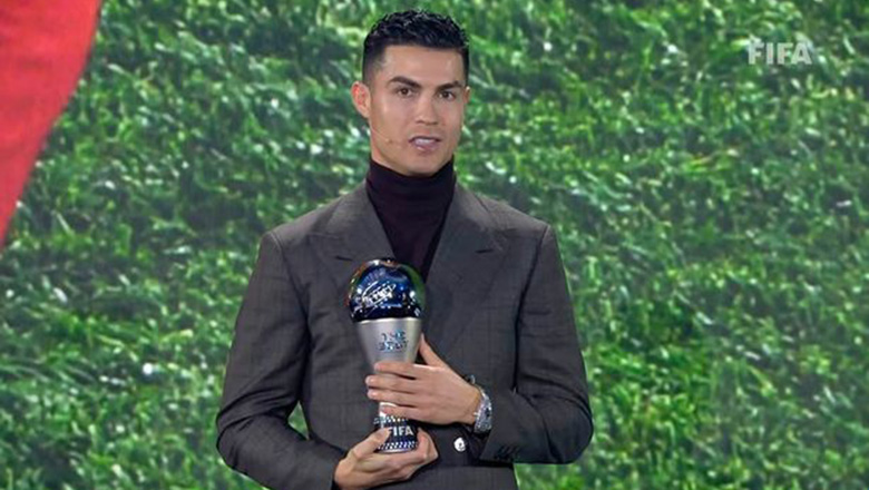 Ronaldo nhận giải thưởng đặc biệt của FIFA The Best 2021 - Ảnh 1
