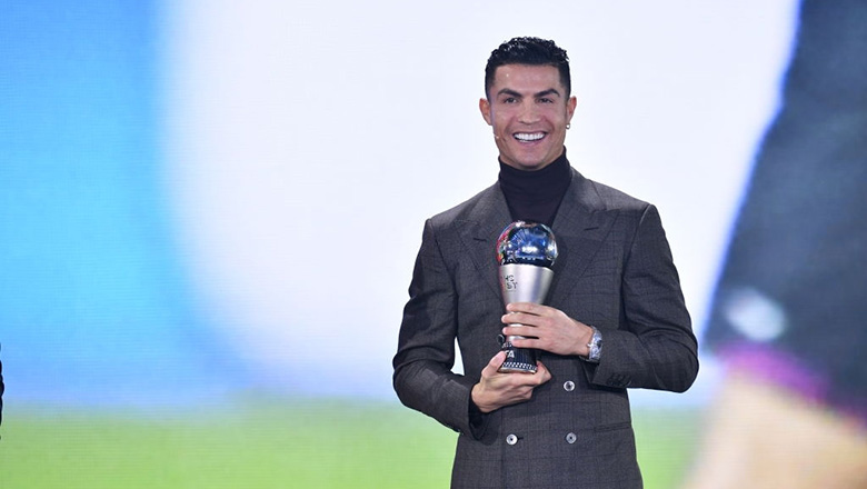 Ronaldo nhận giải thưởng đặc biệt của FIFA The Best 2021 - Ảnh 3