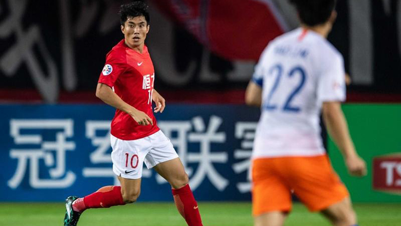 Trung Quốc muốn dùng cầu thủ kiêm HLV 41 tuổi đấu Việt Nam - Ảnh 1
