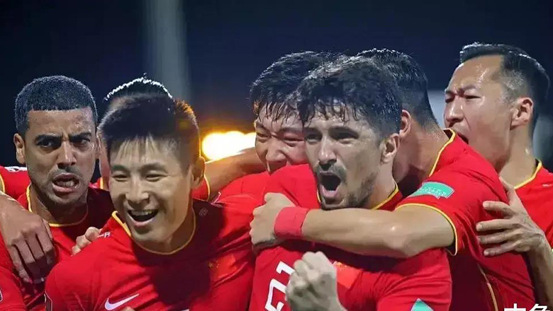 Cầu thủ nhập tịch của ĐT Trung Quốc dính COVID-19, dễ bỏ lỡ trận gặp Việt Nam - Ảnh 2