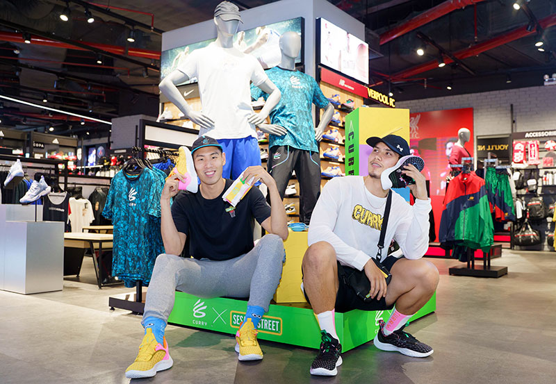 CÚ 'NÉM 3' ĐỈNH NHẤT LÀNG THỜI TRANG BÓNG RỔ TỪ UNDER ARMOUR VÀ STEPHEN CURRY - Ảnh 4