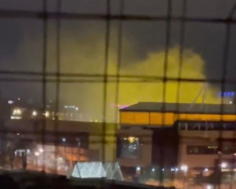 Sân vận động của Wolves bốc cháy lúc nửa đêm - Ảnh 1