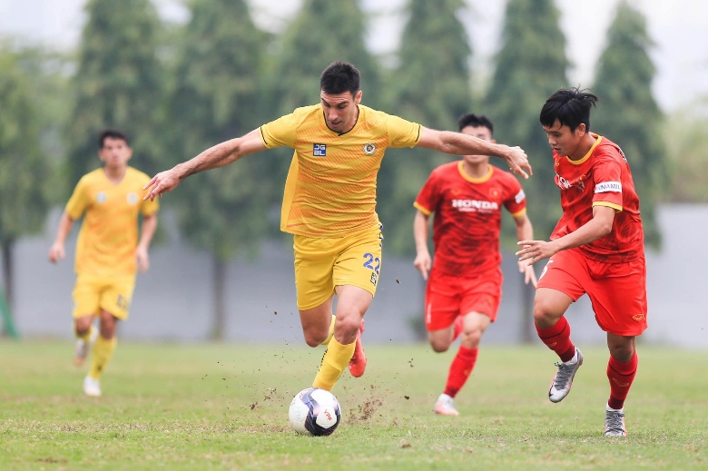 U23 Việt Nam thất bại trong trận giao hữu với CLB Hà Nội - Ảnh 2