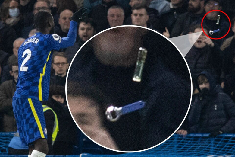 Antonio Rudiger bị tấn công trong chiến thắng của Chelsea trước Tottenham - Ảnh 1