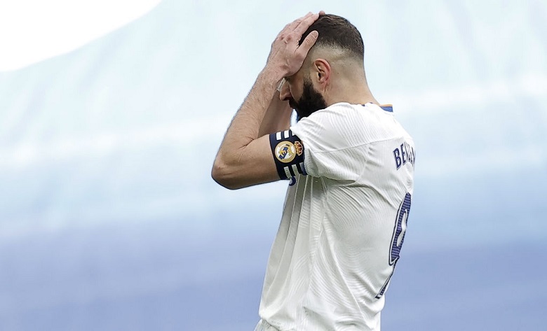 Benzema sút hỏng 11m, Real Madrid thoát thua Elche nhờ bàn thắng muộn của Militao - Ảnh 1