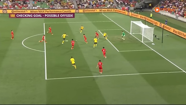 VAR giúp ĐT Việt Nam tránh khỏi bàn thua trước Australia ở giây thứ 19 - Ảnh 1
