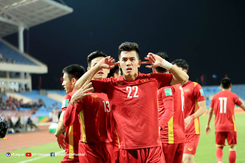 Báo Hàn Quốc: 'Ma thuật' của Park Hang Seo làm nên lịch sử cho bóng đá Việt Nam - Ảnh 1