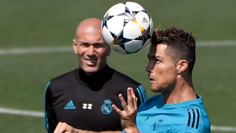 Zidane chèo kéo Ronaldo rời khỏi MU - Ảnh 1