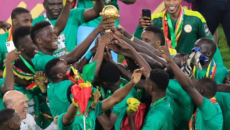 Biển người chào đón ĐT Senegal sau chức vô địch CAN lịch sử - Ảnh 3