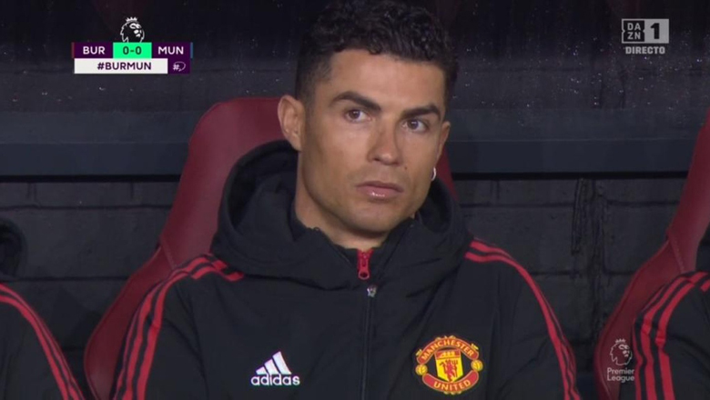 Vì sao Ronaldo dự bị ở trận Burnley vs MU? - Ảnh 2