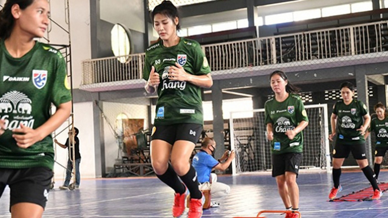 Futsal nữ Thái Lan cọ xát với Iran, Nhật Bản trước thềm SEA Games 31 - Ảnh 1