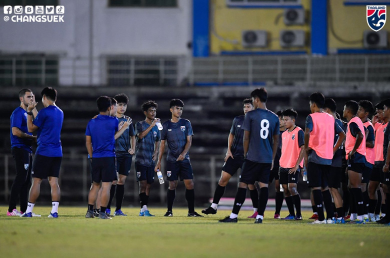 U23 Thái Lan tập buổi đầu trên đất Campuchia trước thềm U23 Đông Nam Á - Ảnh 1