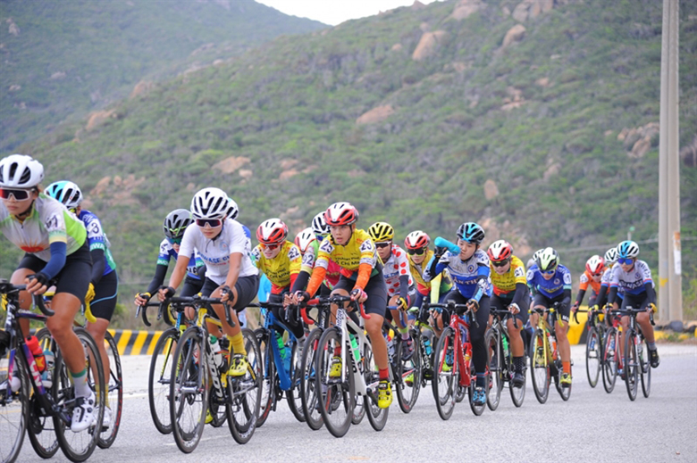 Xe đạp nữ Việt Nam tranh tài ở giải vô địch châu Á trước thềm SEA Games 31 - Ảnh 2