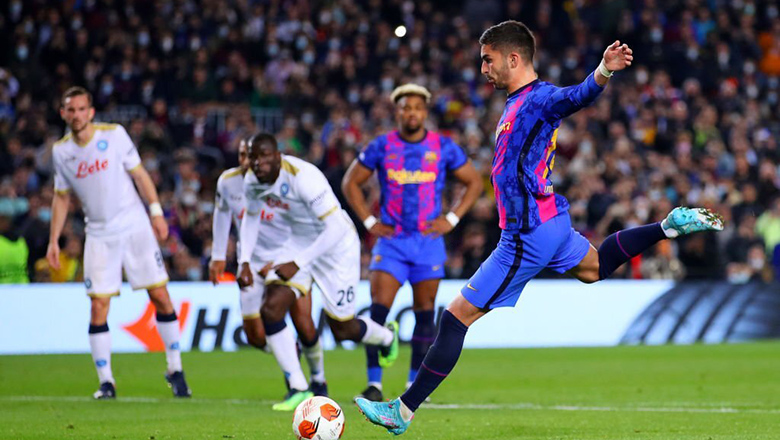 Phung phí cơ hội, Barca bị Napoli cầm hòa ngay tại Nou Camp - Ảnh 2