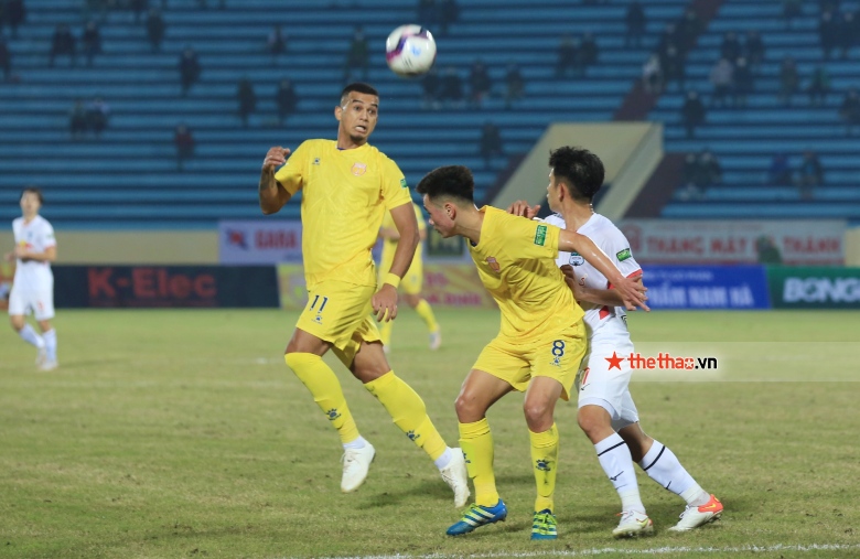 TRỰC TIẾP Nam Định 0-0 HAGL: Thế trận giằng co ở trung lộ - Ảnh 18
