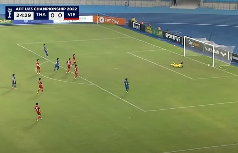 TRỰC TIẾP U23 Việt Nam 0-0 U23 Thái Lan: Đội bóng áo đỏ ép sân - Ảnh 15
