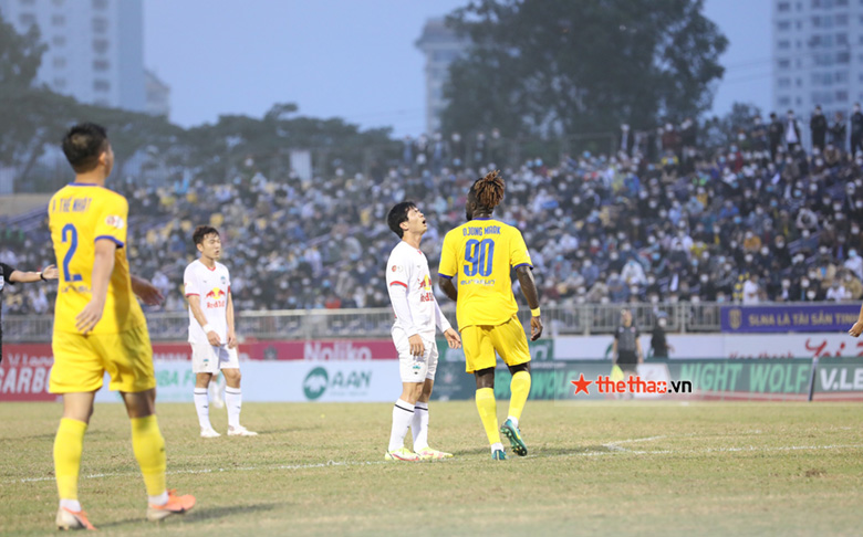 TRỰC TIẾP SLNA 1-0 HAGL: Xuân Mạnh mở tỷ số - Ảnh 20