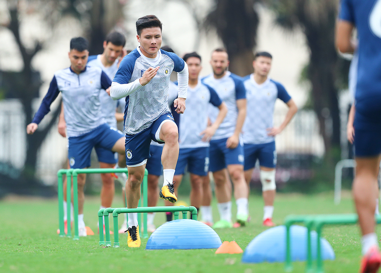 Quang Hải hăng hái tập luyện cùng Hà Nội FC trước bão tin đồn xuất ngoại  - Ảnh 1