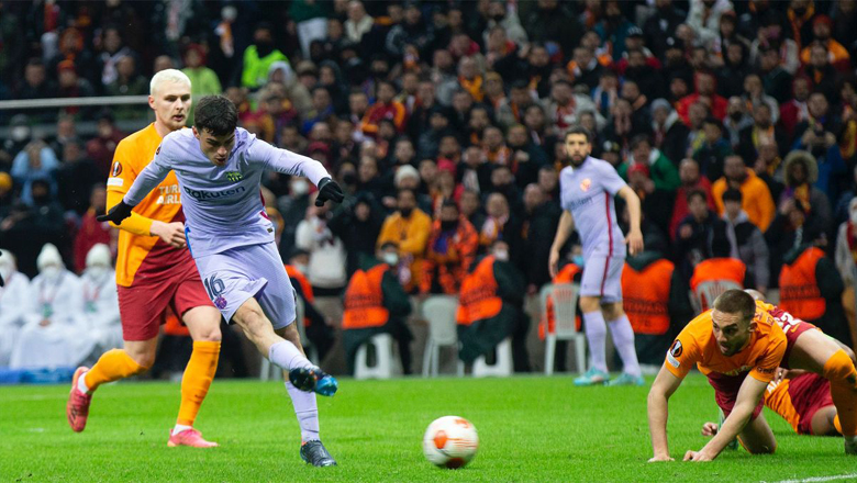 Barcelona thắng ngược Galatasaray trong 12 phút, vào tứ kết Cúp C2 châu Âu - Ảnh 3