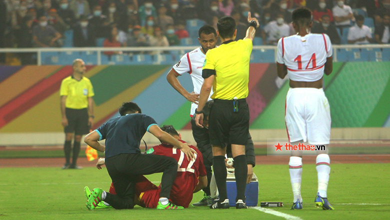 Tiến Linh chấn thương nặng, rời sân bằng cáng ở trận Việt Nam vs Oman - Ảnh 2