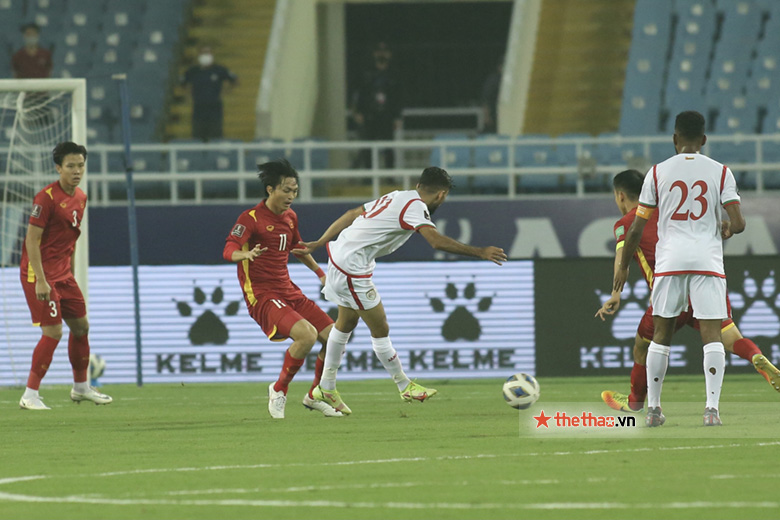 TRỰC TIẾP Việt Nam 0-0 Oman: Chủ nhà tăng tốc - Ảnh 27