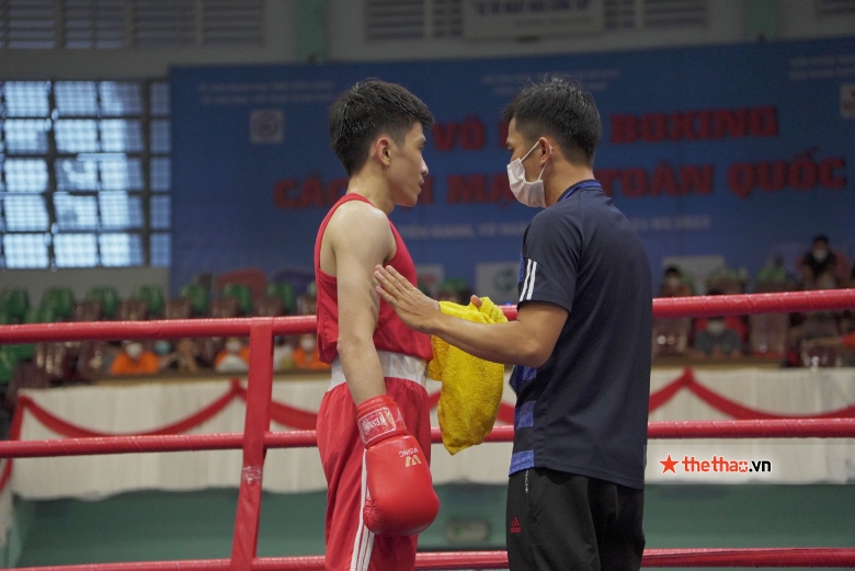 Võ sĩ Nghệ An đánh bại Sẳm Minh Phát ở giải Boxing toàn quốc - Ảnh 4