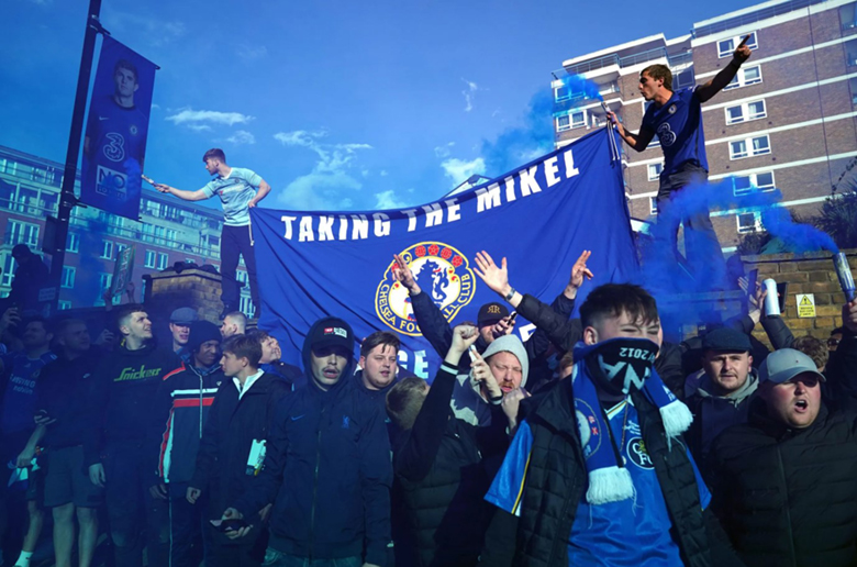 CĐV Chelsea lên kế hoạch biểu tình phản đối tài phiệt Mỹ mua đội bóng - Ảnh 2
