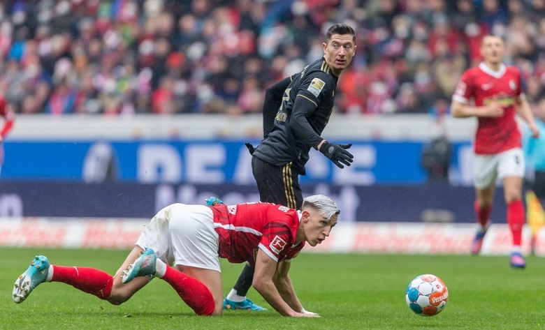 Gnabry vừa vào sân đã ghi bàn, Bayern Munich đánh sập ‘tổ ấm’ của Freiburg - Ảnh 4