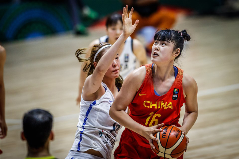 Giấc mơ thi đấu ở WNBA của ngôi sao bóng rổ bị Trung Quốc ngăn cấm - Ảnh 1
